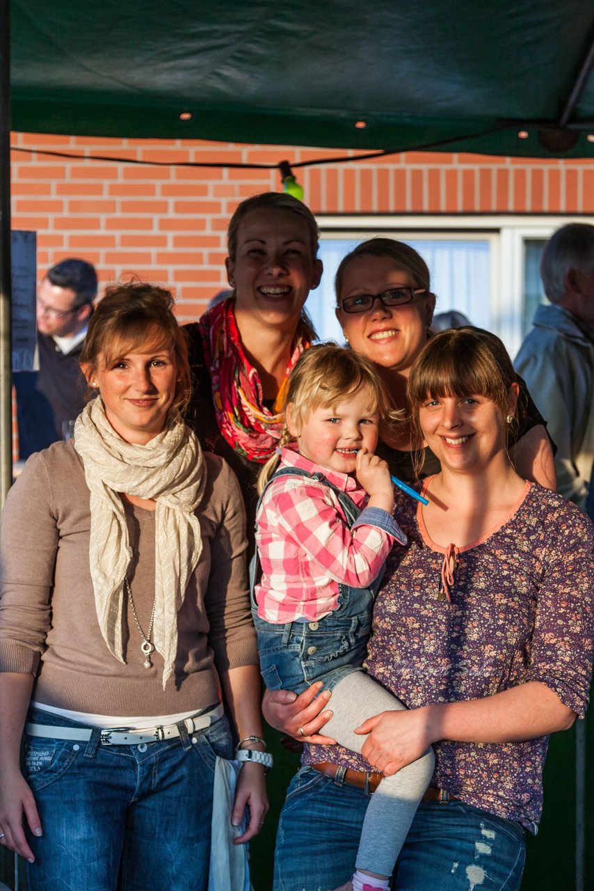 Bild 124 - Wiemersdorfer Maibaum